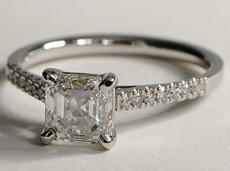 Solitaire ring featuring princess diamond – BP04
