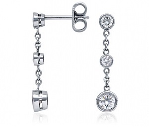 Boucles d'oreilles pendantes 3 diamants + chaîne