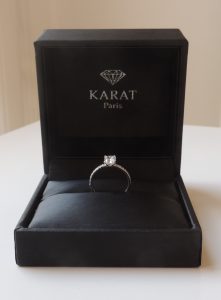 solitario diamante nel suo cofanetto solitario diamante nel suo cofanetto