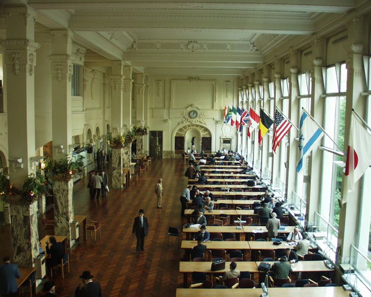 photo of the central hall of the Antwerp Diamond Bourse