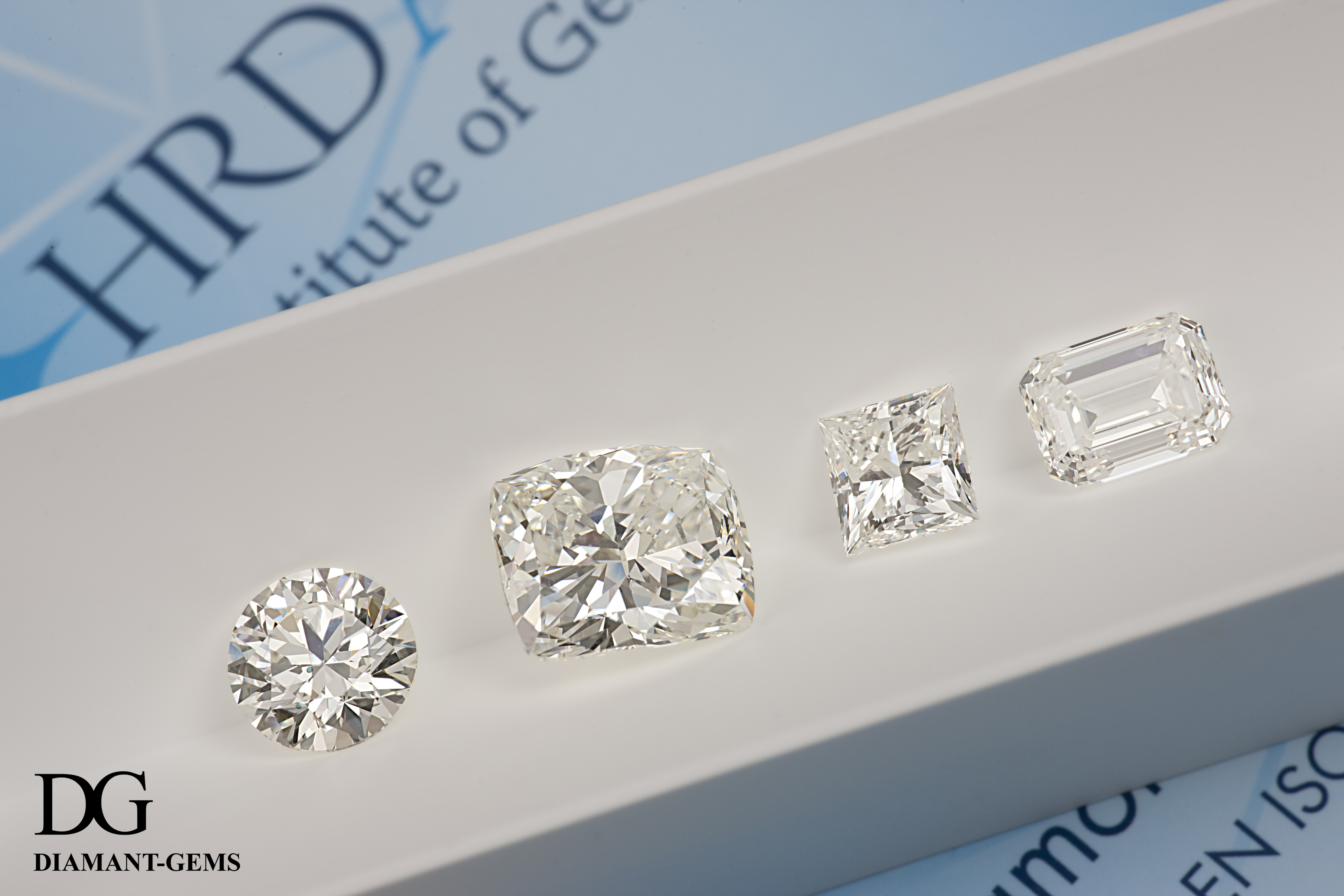 diamanti bianchi certificati di forme diverse
