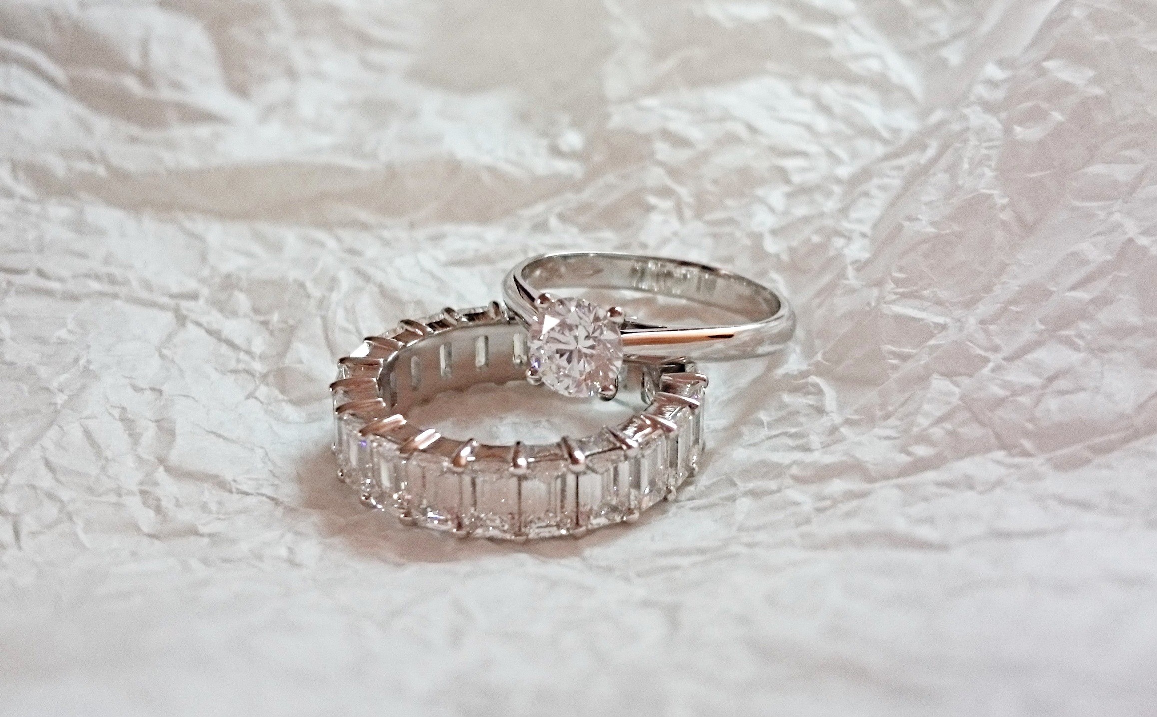 diamond solitaire and wedding ring