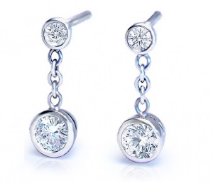 Boucles d'oreilles pendantes 2 diamants et chaine