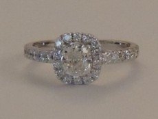 Diamond halo ring – BP09